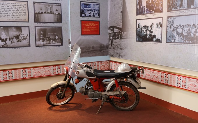 Hiện vật phản ánh đời sống sinh hoạt, lao động, sản xuất của người dân Gia Lai trong giai đoạn lịch sử 10 năm đầu sau ngày đất nước thống nhất (1976–1986).