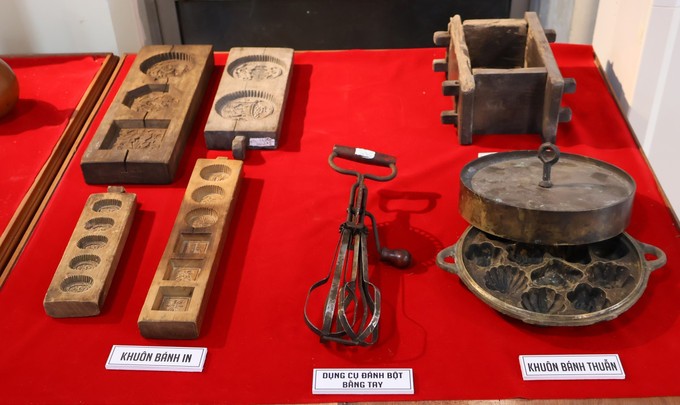 Các hiện vật trưng bày tại triển lãm.