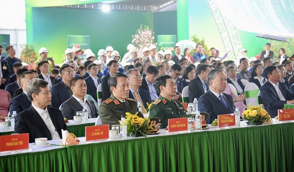 tong bi thu to lam du le phat dong tet trong cay doi doi nho on bac ho xuan binh ngo 2026