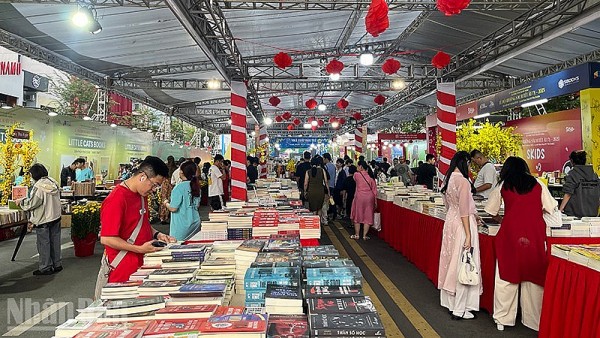 tp hcm duong sach tet binh ngo dat doanh thu gan 5 ti dong