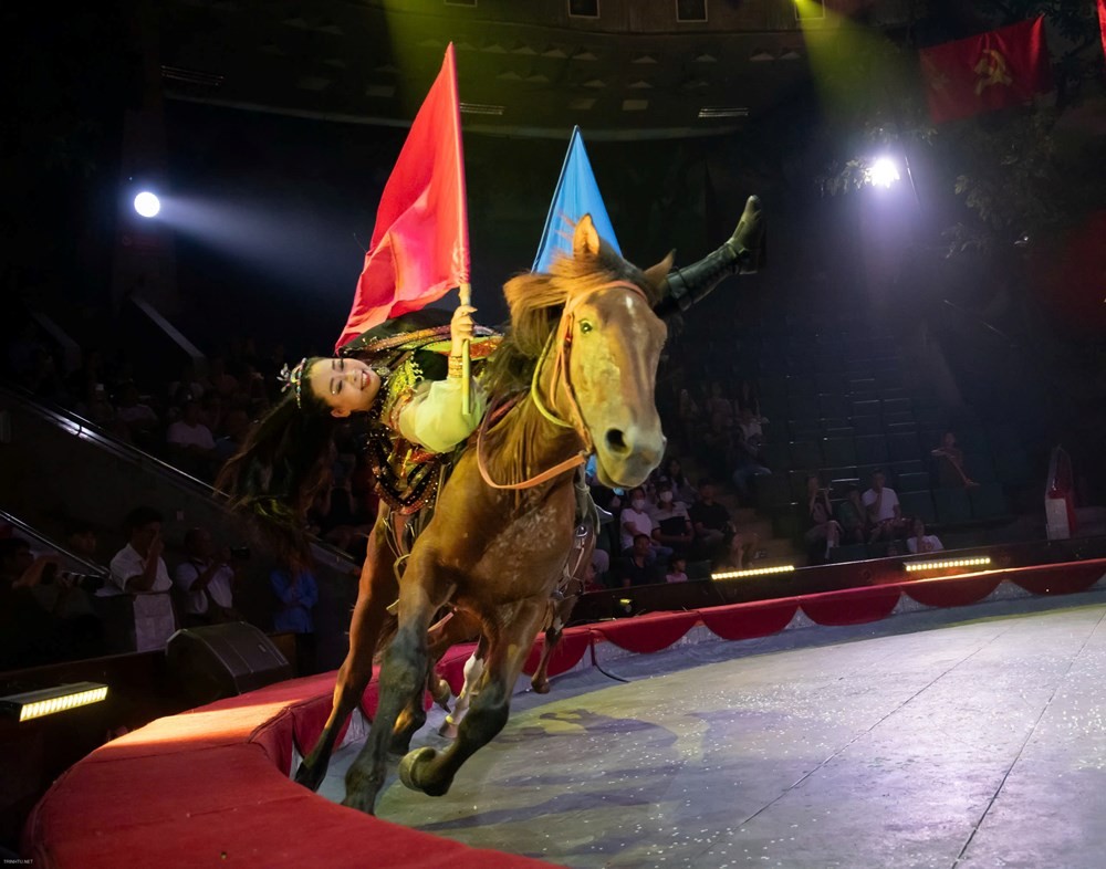 Chương trình xây dựng hình tượng ngựa làm mạch xuyên suốt. Ảnh: BTC