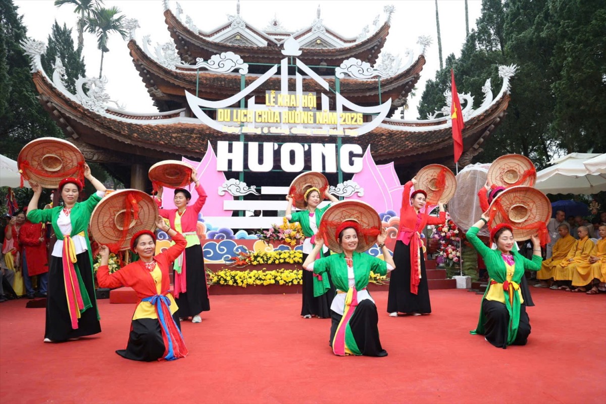 Một tiết mục văn nghệ trong Lễ khai mạc. Ảnh: BTC