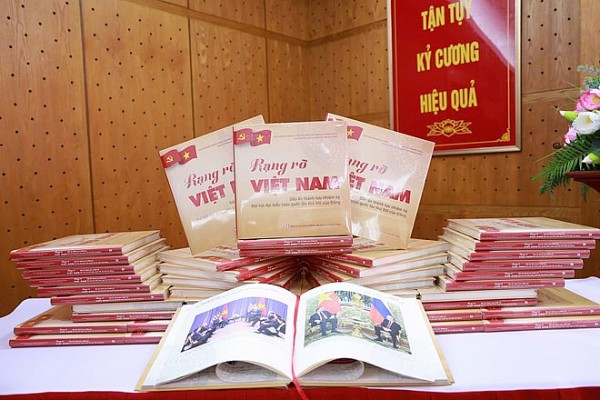 dau an thanh tuu nhiem ky dai hoi lan thu xiii cua dang