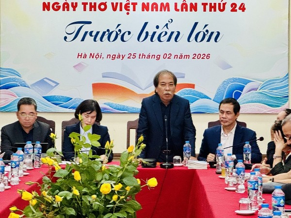hoi nha van viet nam to chuc hop bao ve ngay tho viet nam lan thu 24