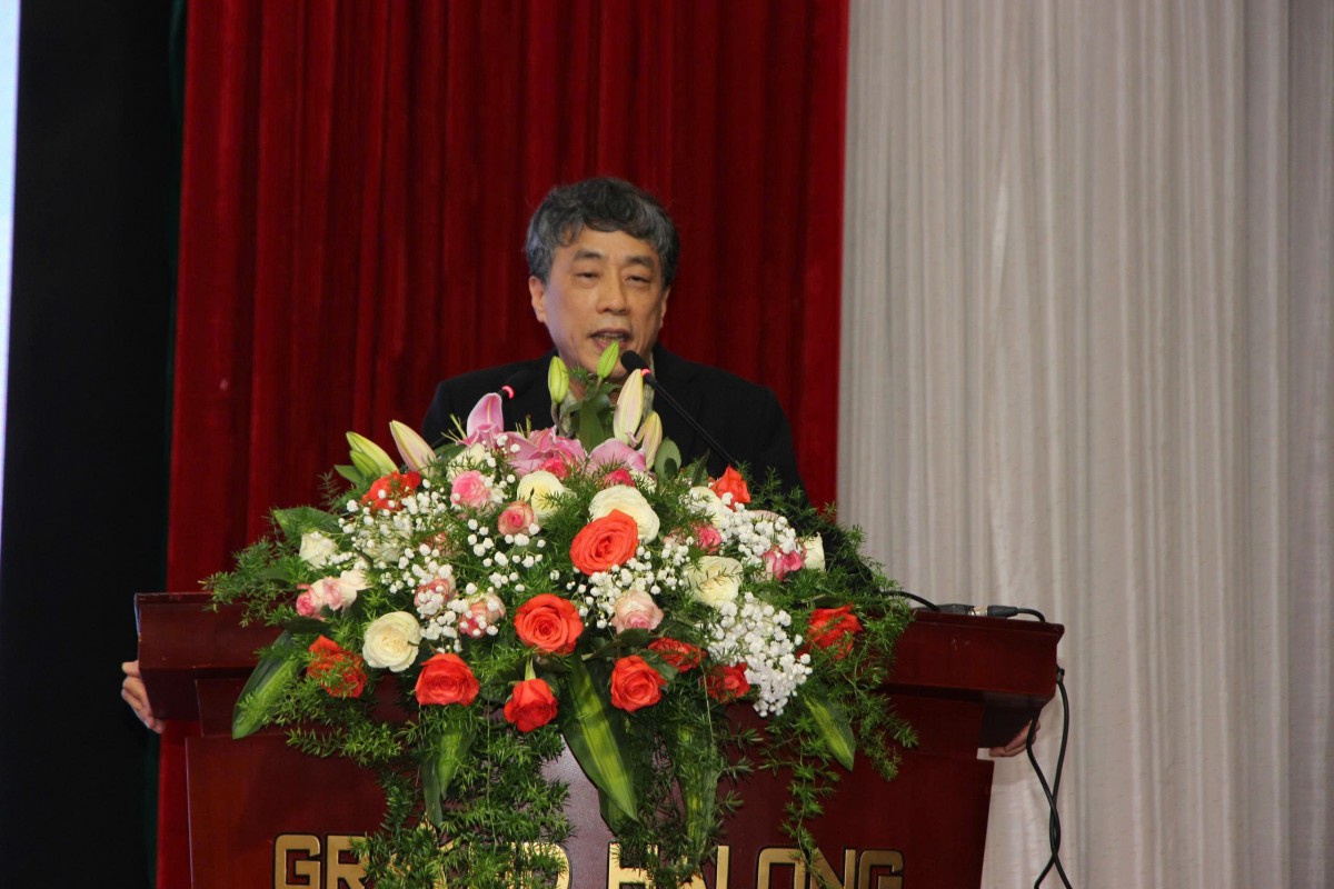 Nhà thơ Nguyễn Bình Phương, Phó Chủ tịch Hội Nhà văn Việt Nam phát biểu đề dẫn Hội thảo. Ảnh: P.V