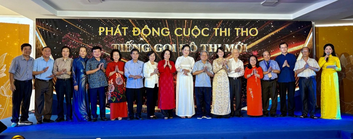 Những điều còn lại sau một mùa thơ