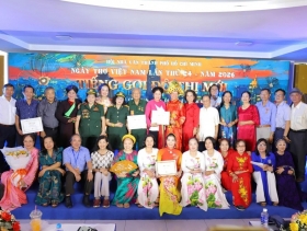 Những điều còn lại sau một mùa thơ