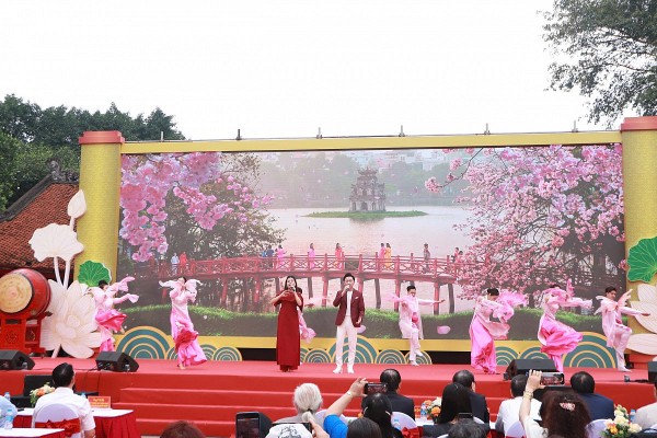 ngay tho ha noi bua tiec cua cam xuc