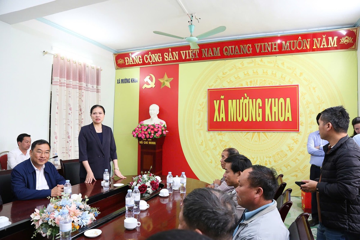 Bà Hà Thị Nga: Cam kết bám sát thực tiễn, theo đến cùng kiến nghị của người dân