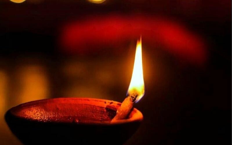 Đèn không tắt sáng. Truyện ngắn của Ma Văn Kháng