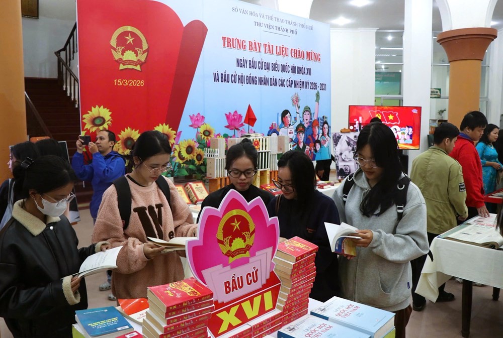 Thành phố Huế: Tổ chức trưng bày sách, tư liệu về bầu cử Quốc hội khóa XVI