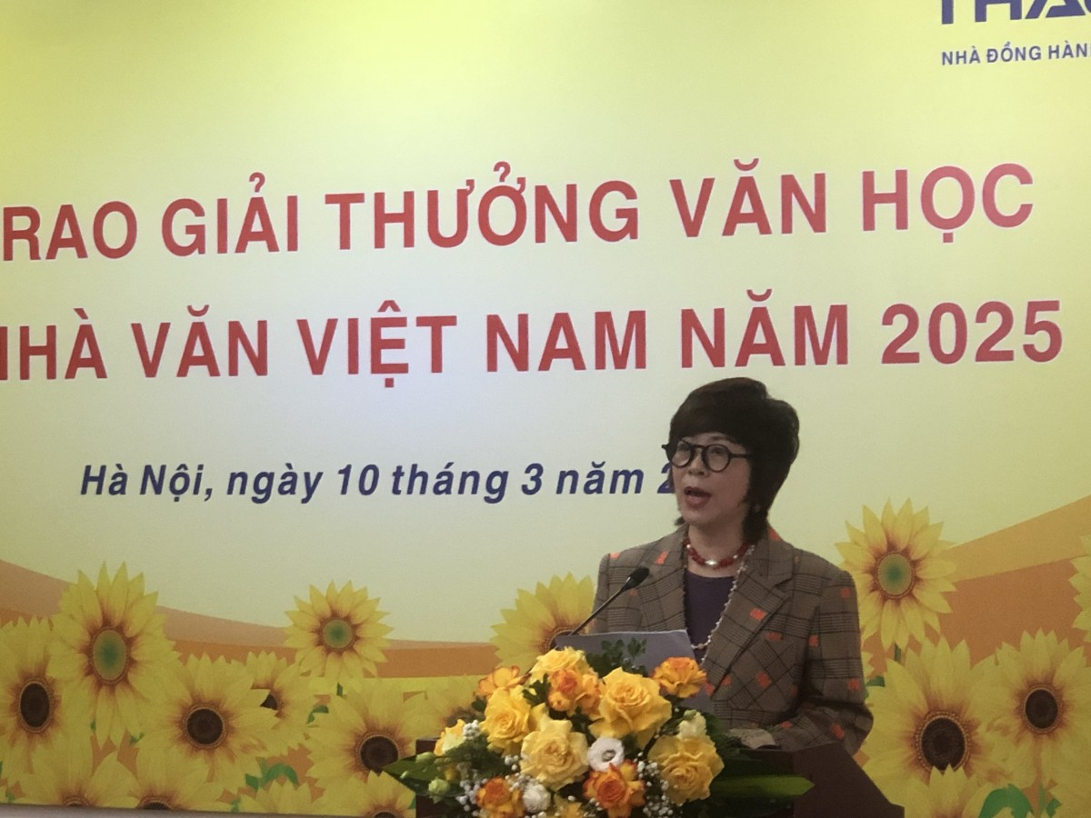 Nhà thơ Trang Thanh