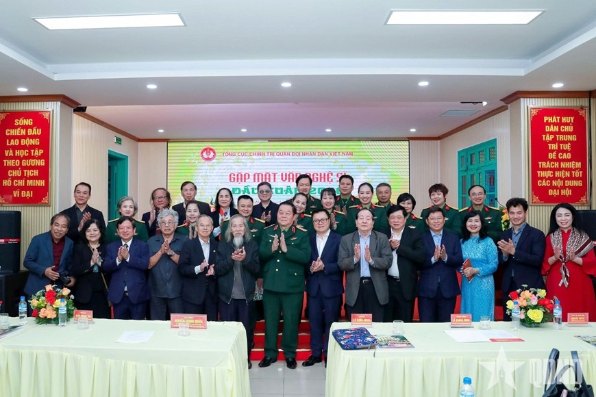 Đại tướng Nguyễn Trọng Nghĩa gặp mặt đại biểu văn nghệ sĩ đầu Xuân