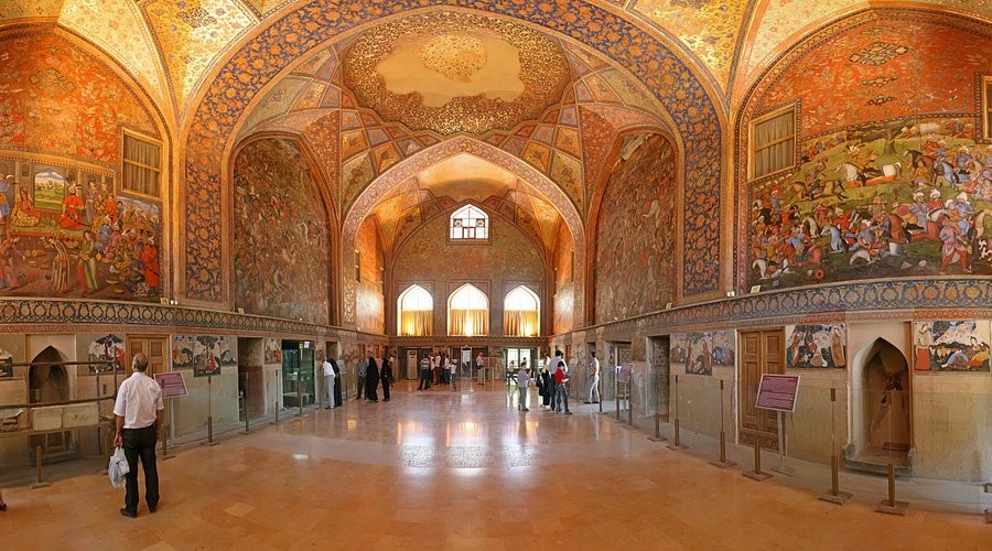 Di sản văn hóa Iran chấn động giữa bom đạn chiến tranh