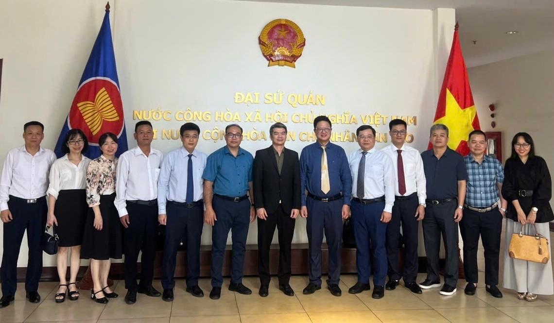 Nhà xuất bản Giáo dục Việt Nam tham gia Lễ hội Sách và Văn hóa Quốc tế lần thứ VI tại Lào Nhà xuất bản Giáo dục Việt Nam tham gia Lễ hội Sách và Văn hóa Quốc tế lần thứ VI tại Lào