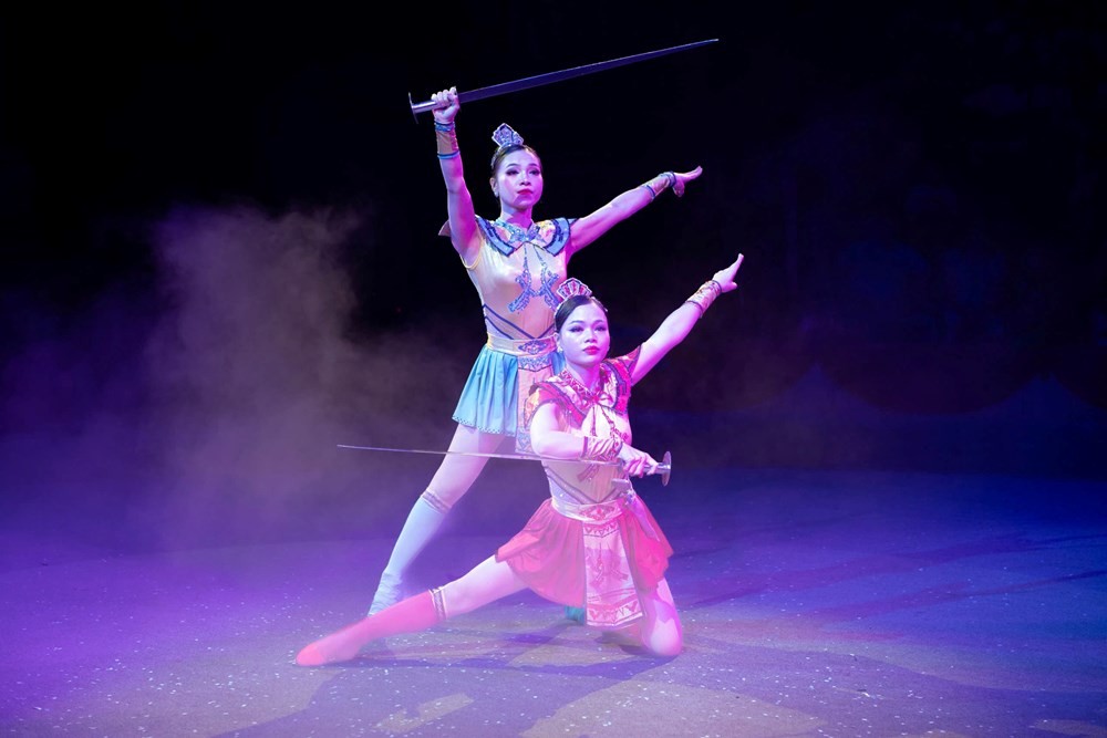 Những tiết mục xiếc được kết hợp trên nền những ca từ đẹp của tuổi trẻ. Ảnh: BTC