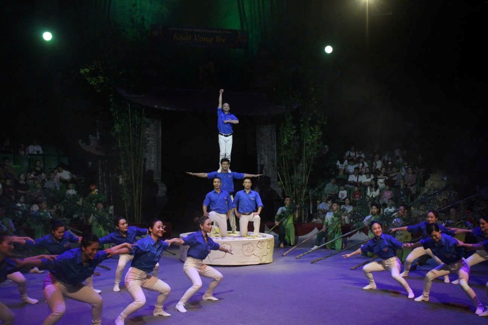 Thắp lên ngọn lửa tuổi trẻ qua nghệ thuật xiếc