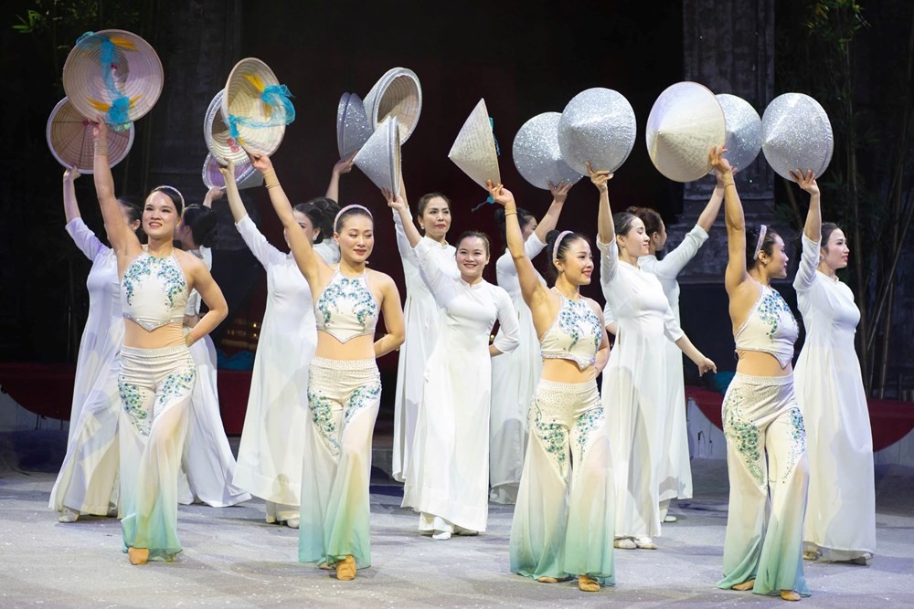 Thắp lên ngọn lửa tuổi trẻ qua nghệ thuật xiếc