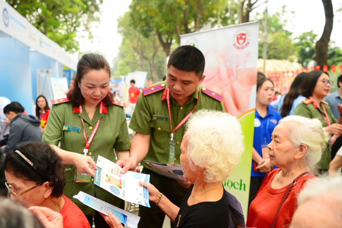 Lễ mít tinh phát động Ngày Sức khỏe toàn dân - Vì một Việt Nam khỏe mạnh