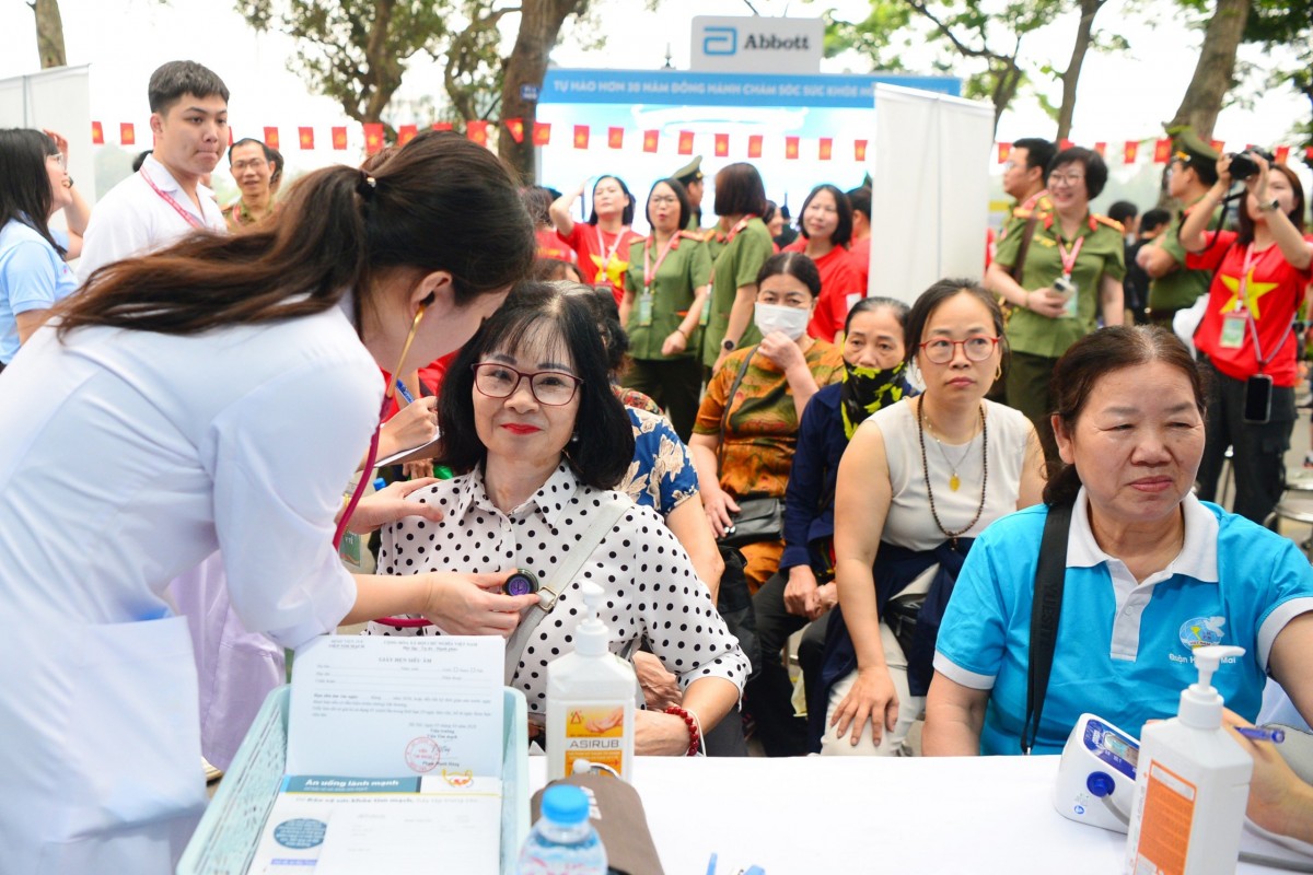 Lễ mít tinh phát động Ngày Sức khỏe toàn dân - Vì một Việt Nam khỏe mạnh