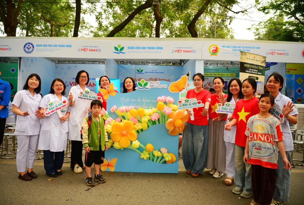 Lễ mít tinh phát động Ngày Sức khỏe toàn dân - Vì một Việt Nam khỏe mạnh