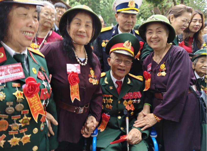 le xuan niem nguoi thuong binh viet tiep su vang bang buoc chan khong moi tac gia nha nghien cuu tue nha