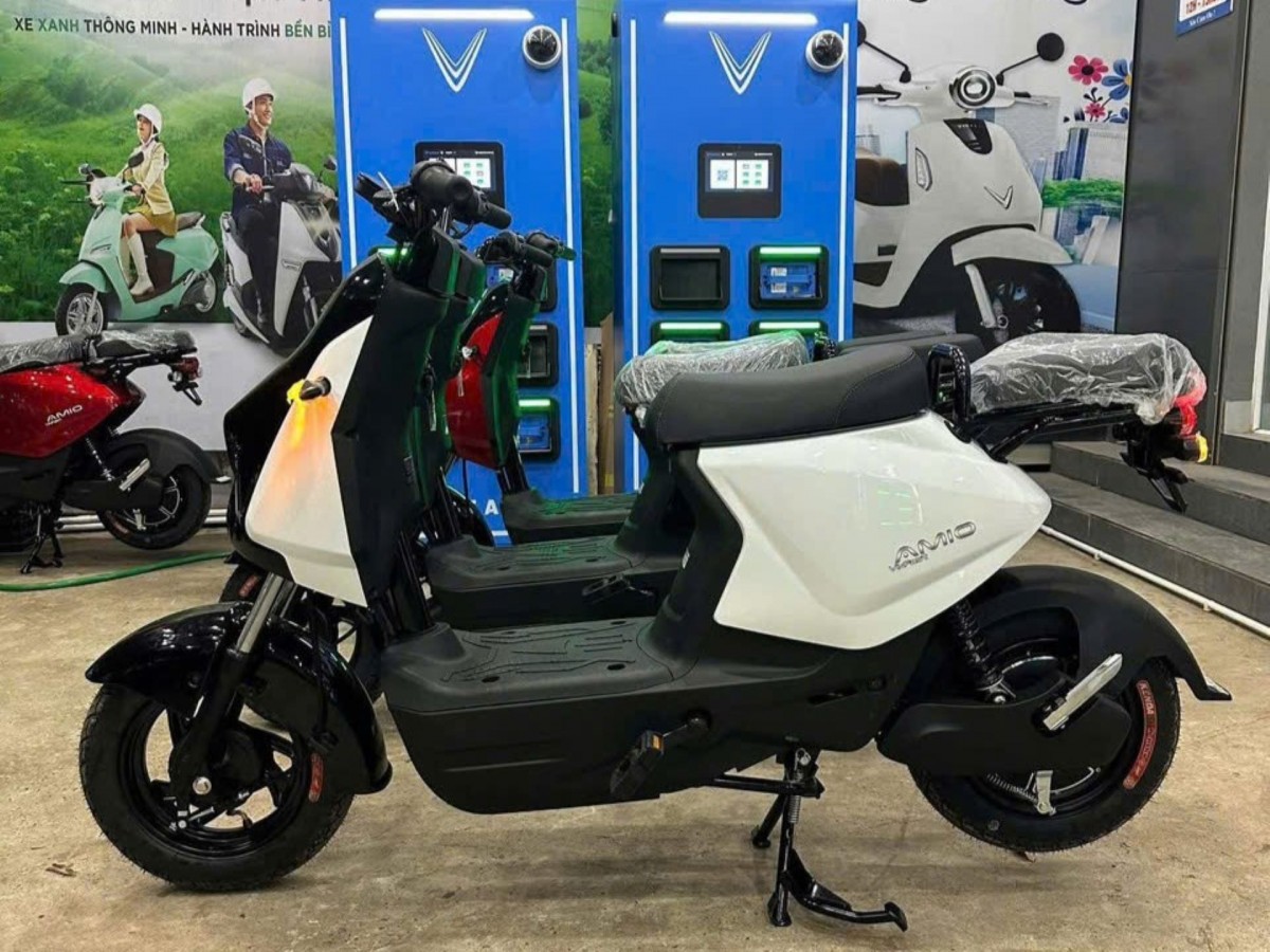 VinFast Amio: Xe máy điện “đo ni đóng giày” cho học sinh và người nội trợ