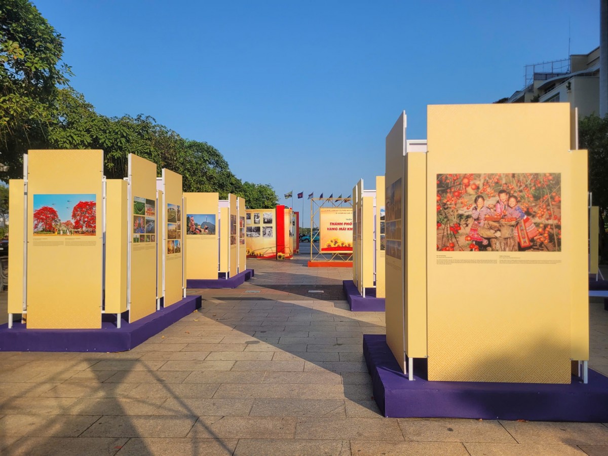 Việt Nam và Tp Hồ Chí Minh: Những góc nhìn qua ảnh