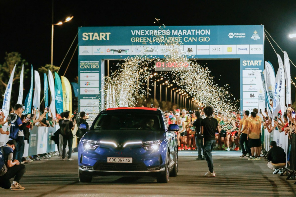 Những khoảnh khắc đáng nhớ của xe điện VinFast tại giải chạy VnExpress Marathon Green Paradise Cần Giờ 2026