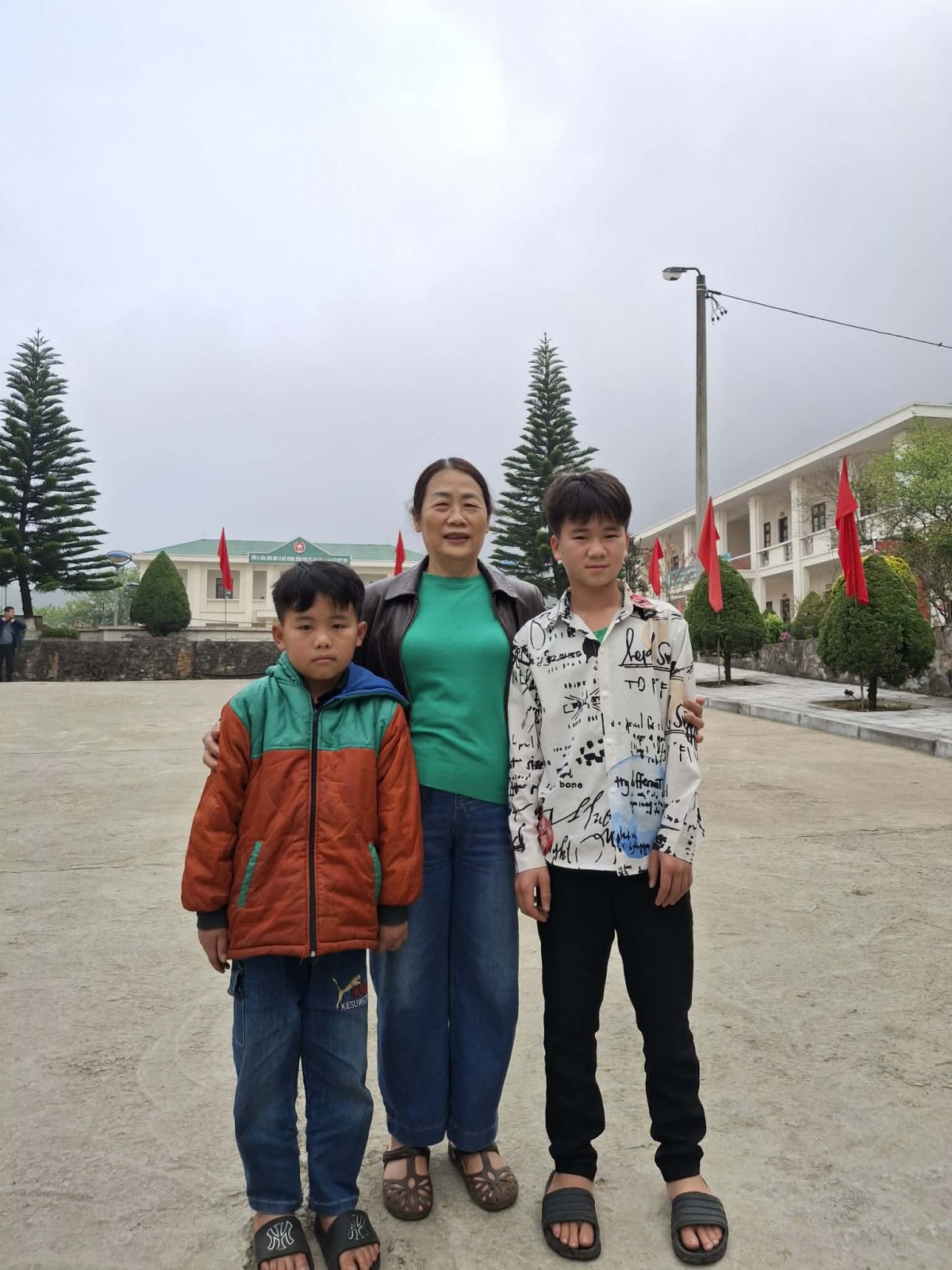 Những đứa con của người lính mang quân hàm xanh. Bút ký của Lương Thị Tuyết Nga