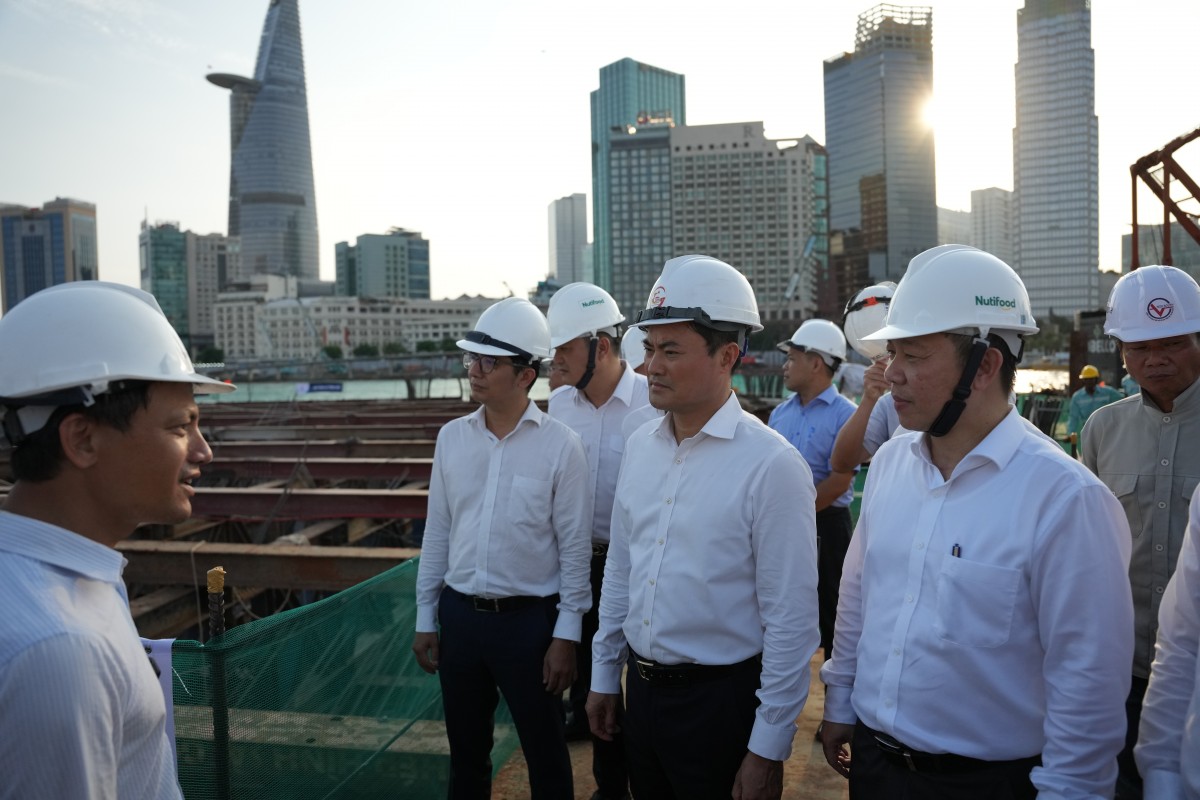 Cầu đi bộ qua sông Sài Gòn chính thức đổ bê tông trụ chính, tăng tốc cán đích dịp 2/9