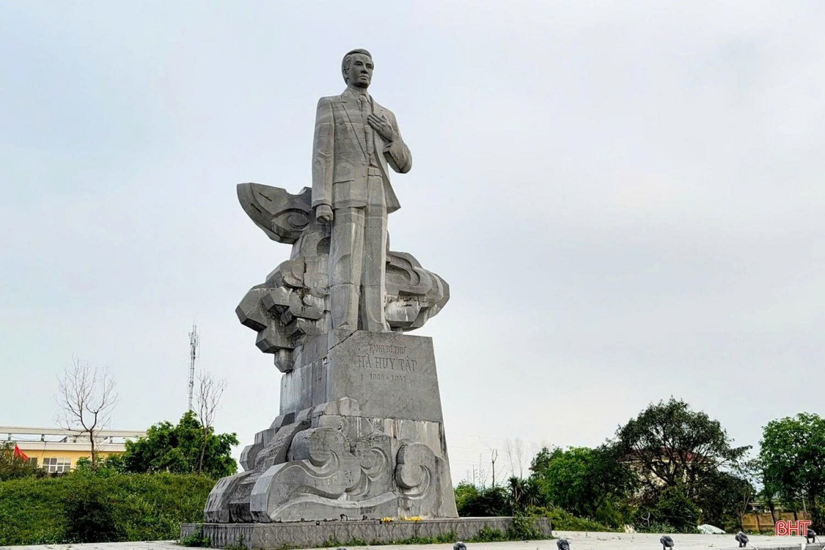 Tổng Bí thư Hà Huy Tập với mảnh đất Thành Sen
