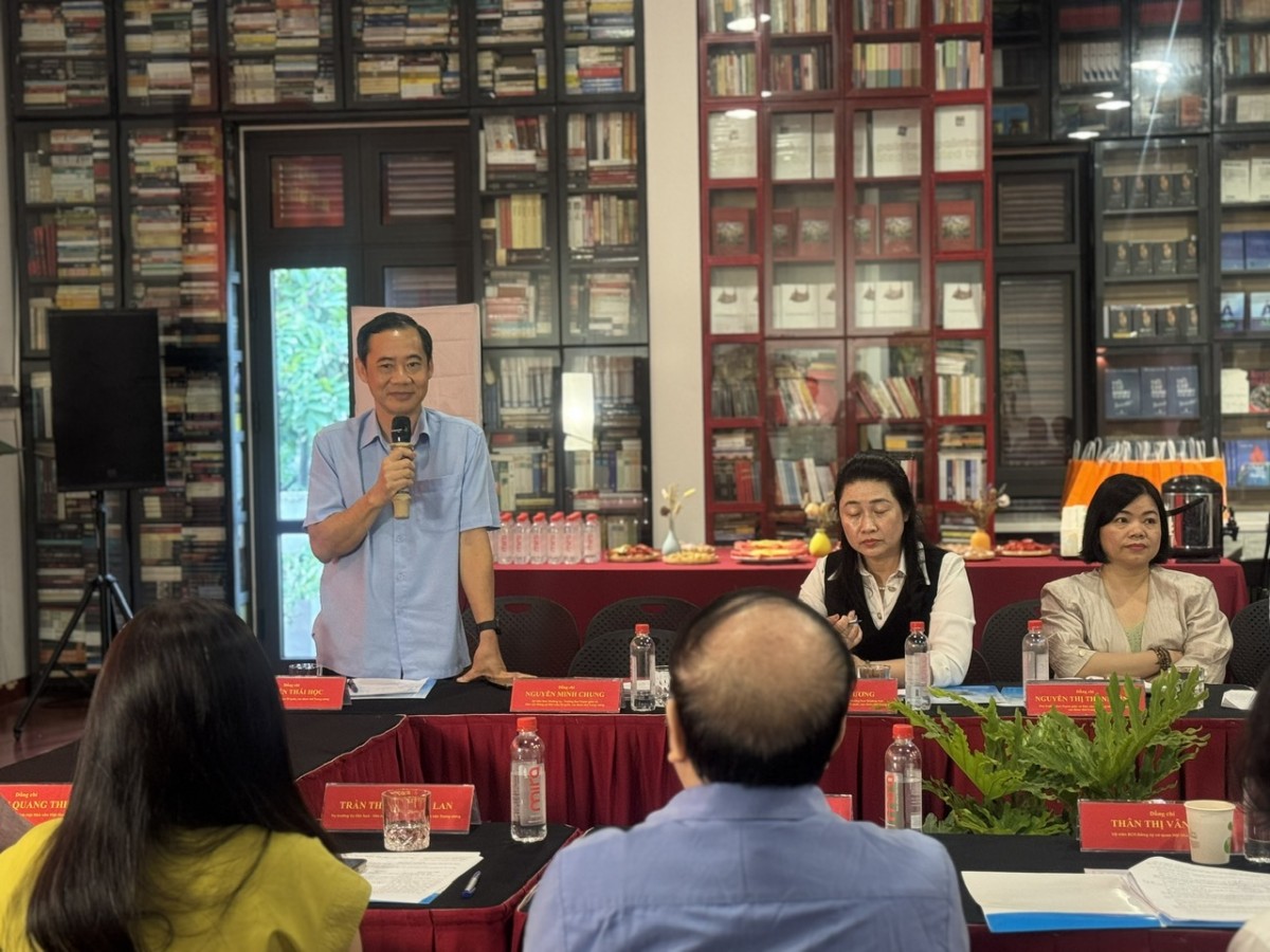 Đảng ủy Hội Nhà văn Việt Nam: Sinh hoạt chuyên đề “Học tập và làm theo tư tưởng, đạo đức, phong cách Hồ Chí Minh”.