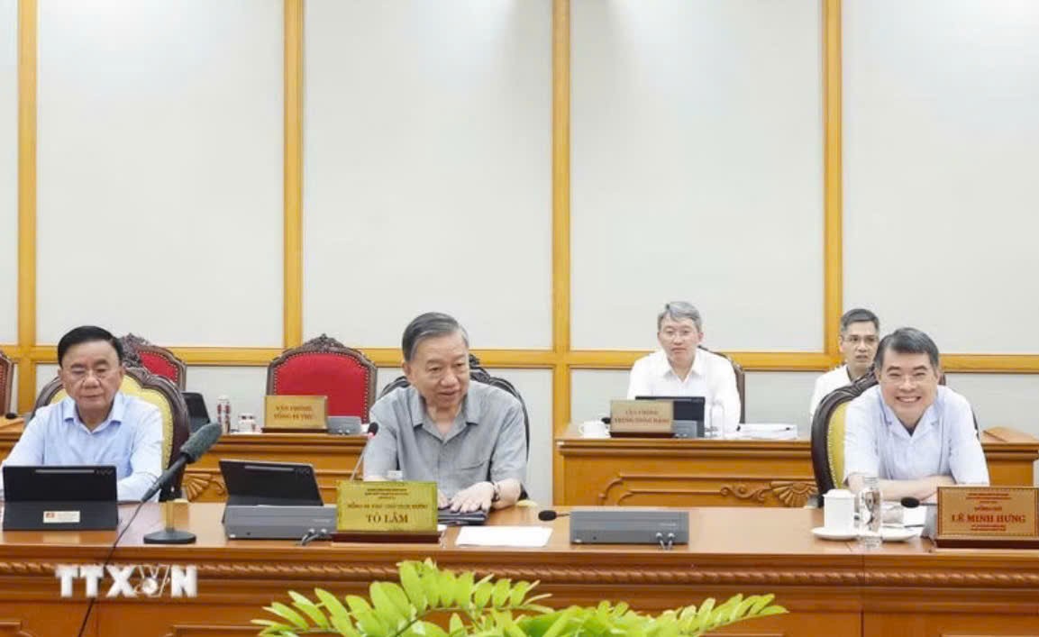 Bộ Chính trị định hướng thể chế vượt trội cho TP. Hồ Chí Minh
