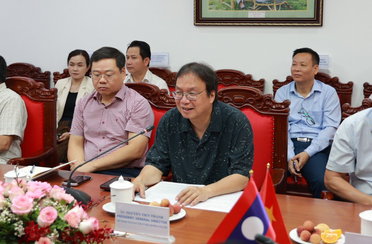 Nhà xuất bản Giáo dục Việt Nam đón tiếp và làm việc với Đoàn công tác Lào