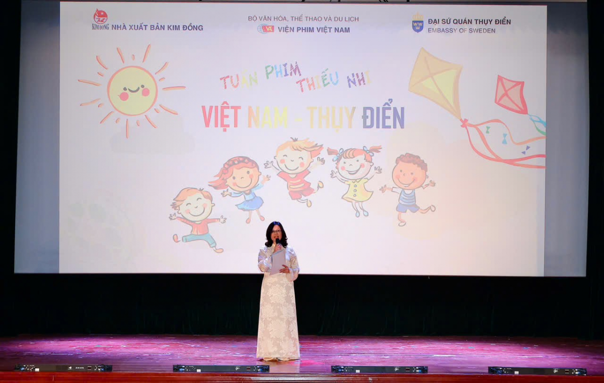 Khai mạc 