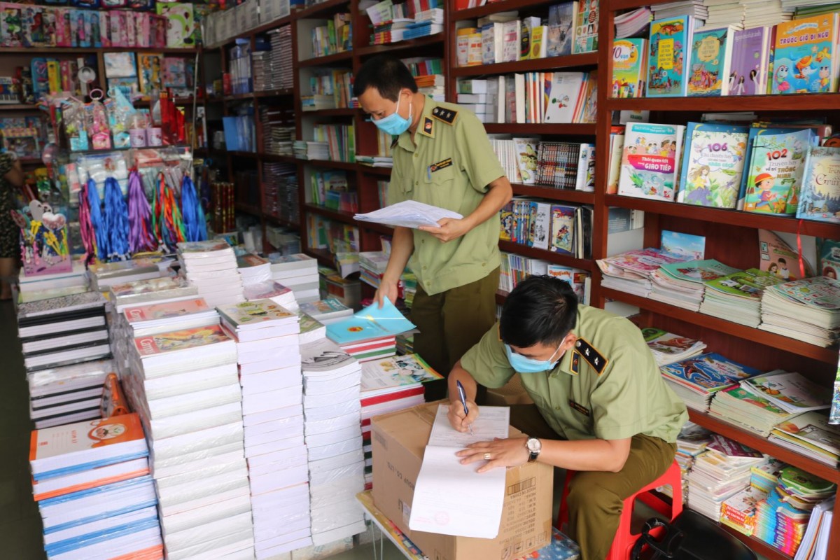 Khởi tố, tạm giam hai đối tượng sao chép trái phép và bán ebook lậu