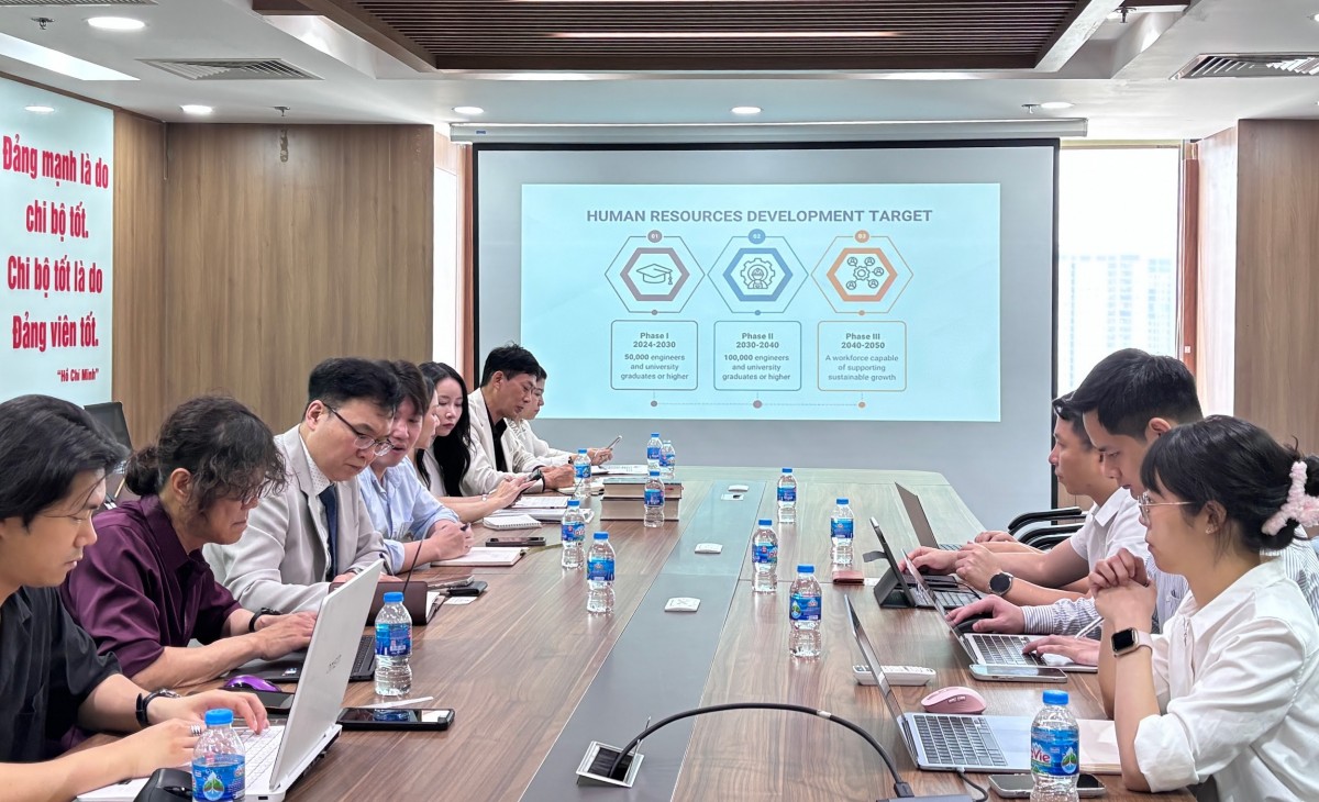 Đẩy mạnh hợp tác phát triển ngành công nghiệp bán dẫn và công nghệ số