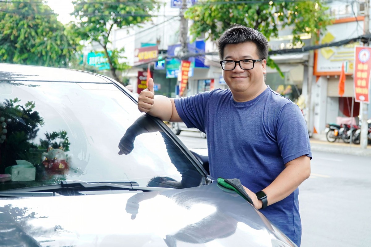 Chủ xe VinFast VF 5 ở Cần Thơ: “Bài toán kinh tế là lý do gắn bó với xe điện”