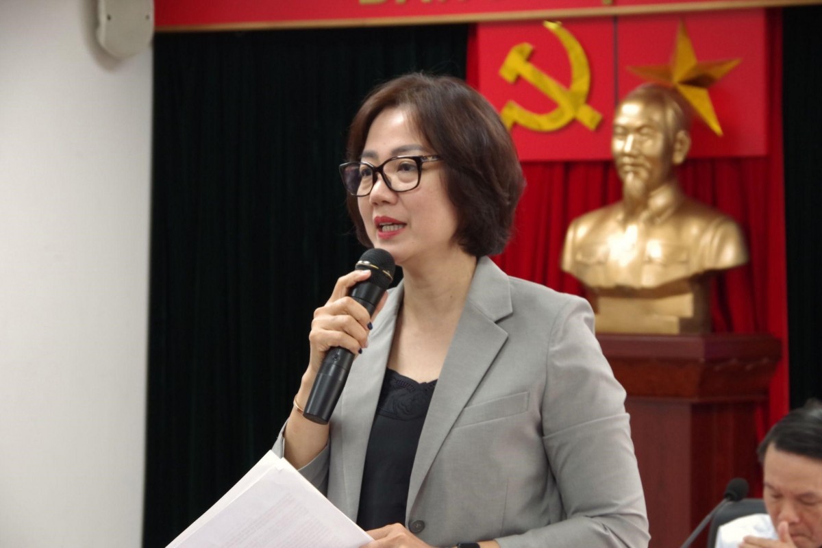 Bà Lê Mỹ Ái Linh giải đáp các câu hỏi của phóng viên xoay quanh sự kiện sắp diễn ra.