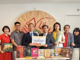 Tăng cường kết nối văn hóa, giáo dục với cộng đồng người Việt tại Pháp, Ý