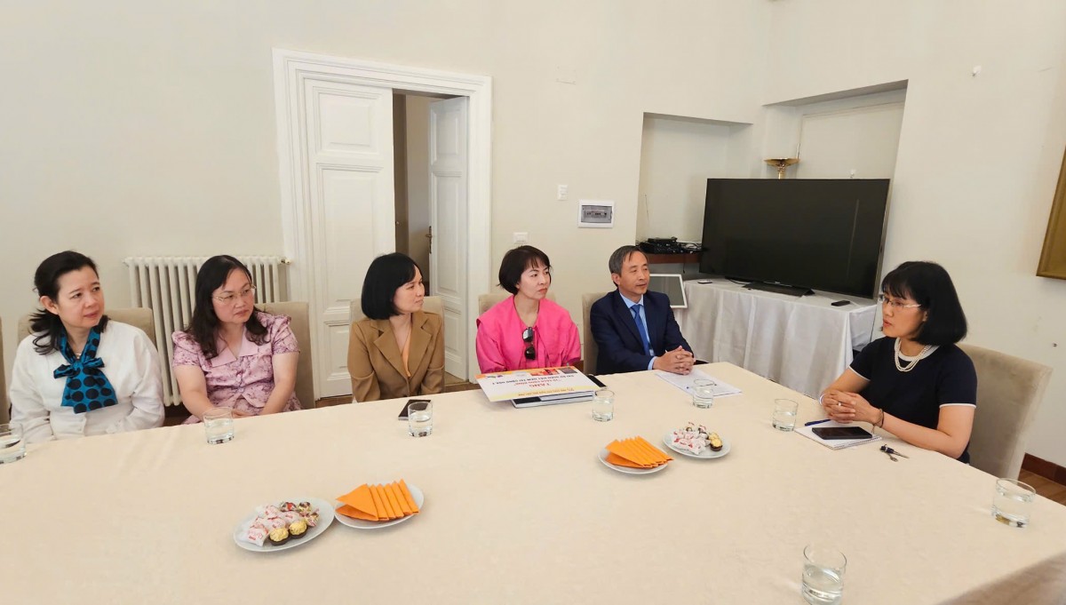 Tăng cường kết nối văn hóa, giáo dục với cộng đồng người Việt tại Pháp, Ý