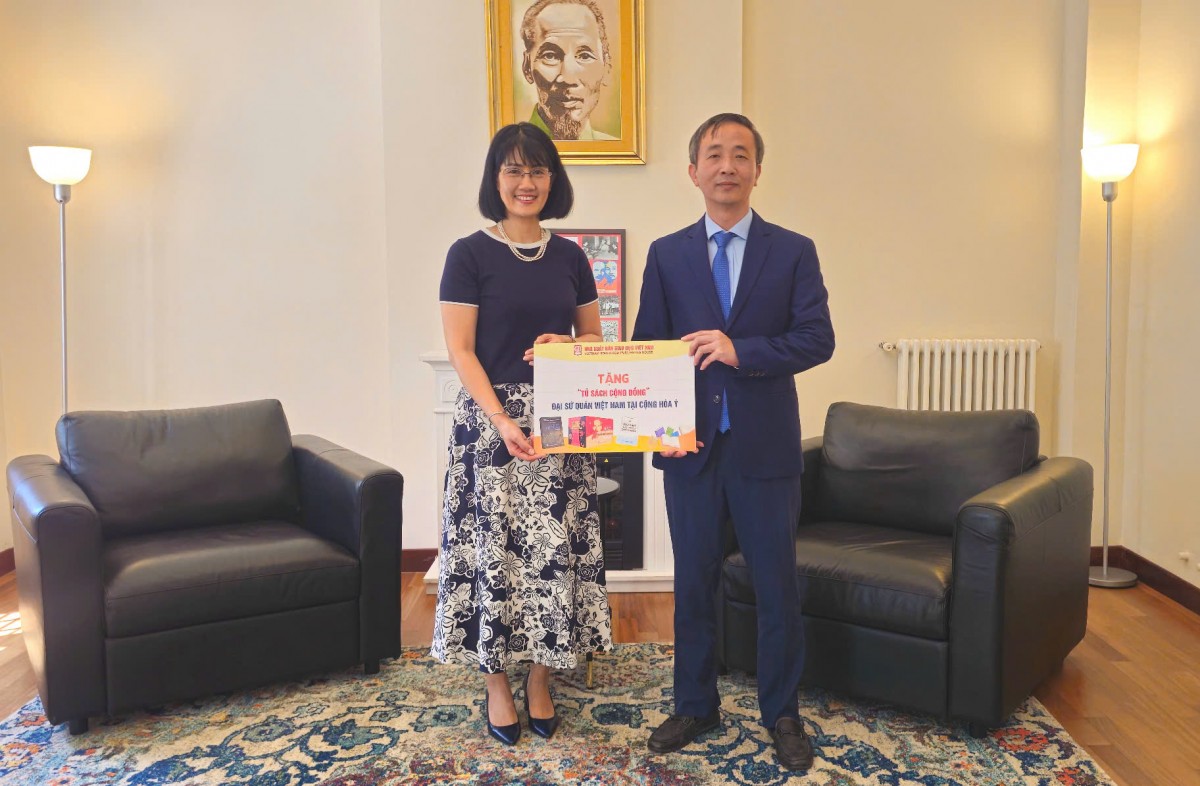 Tăng cường kết nối văn hóa, giáo dục với cộng đồng người Việt tại Pháp, Ý