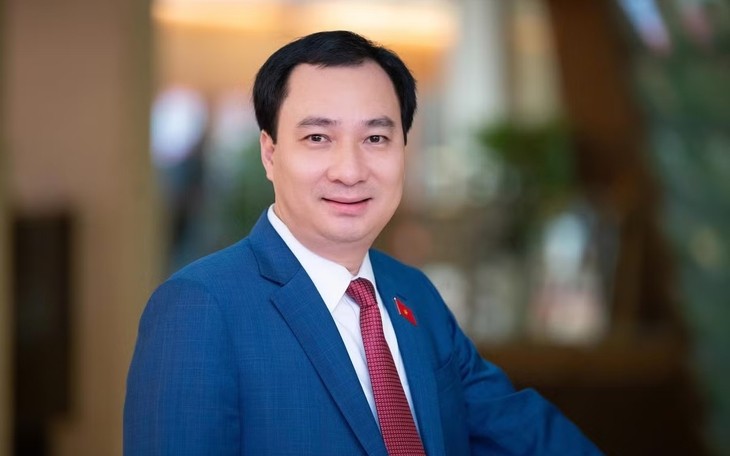 Nỗi lo từ chiếc điện thoại trên tay trẻ em