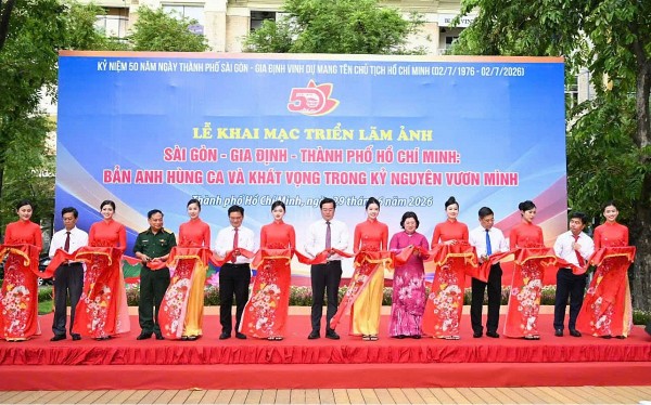 trien lam tai hien ban anh hung ca cua thanh pho mang ten bac