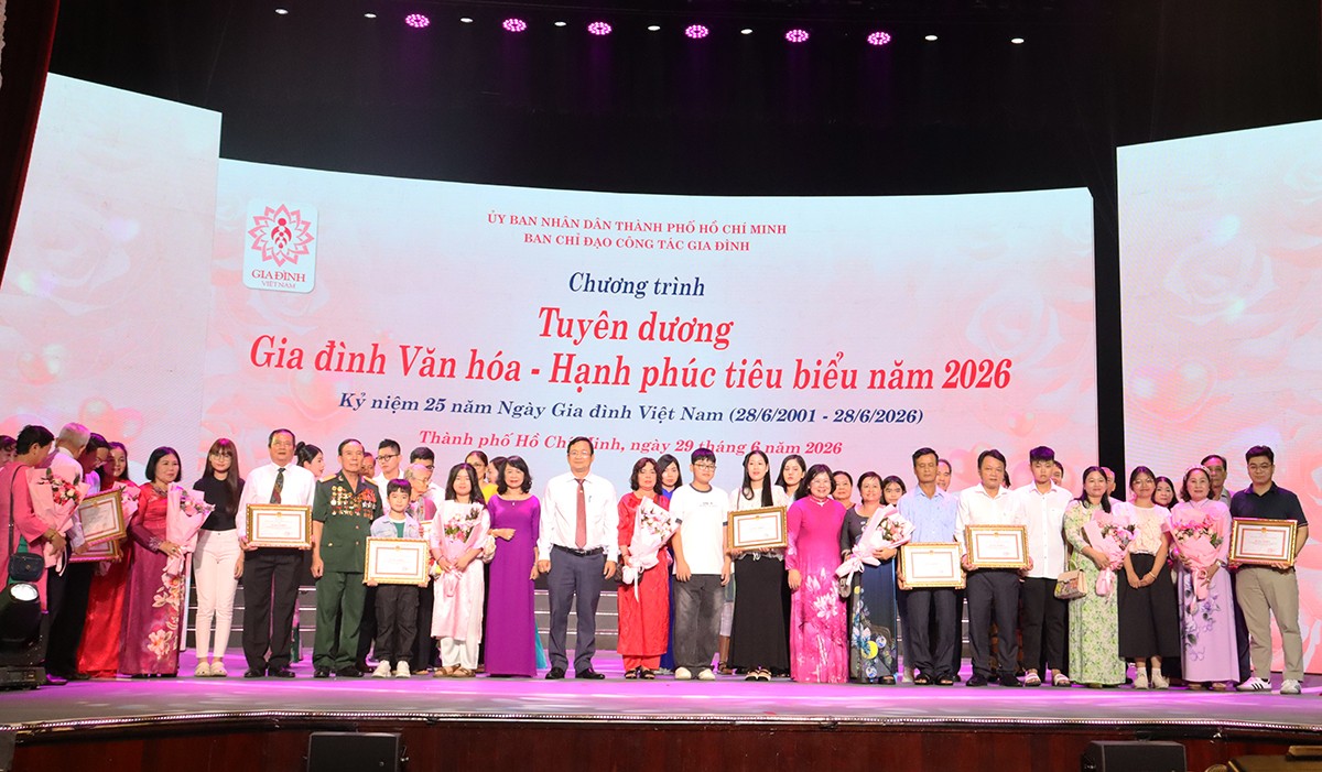 TP.Hồ Chí Minh: Tổ chức tuyên dương 104 gia đình tiêu biểu năm2026