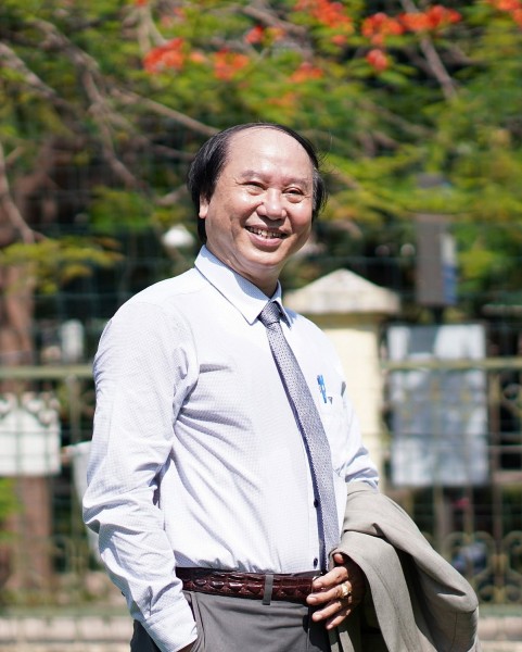 50 nam van hoc thanh pho ho chi minh nhin lai va di toi