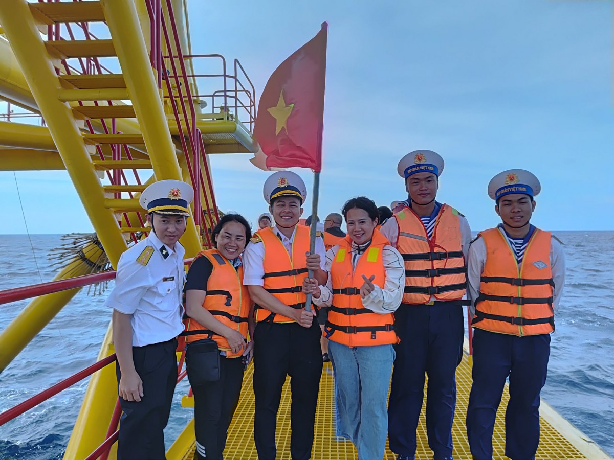 Nhà giàn DK1 - Khúc tráng ca trên biển