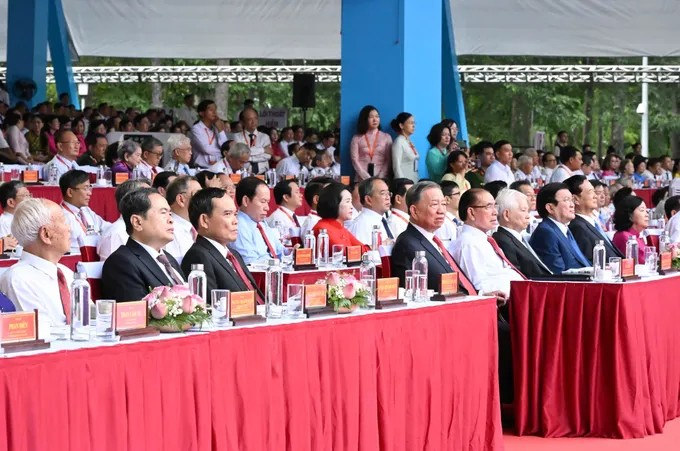 thanh pho ho chi minh khoi day khat vong moi tu niem vinh du mang ten bac