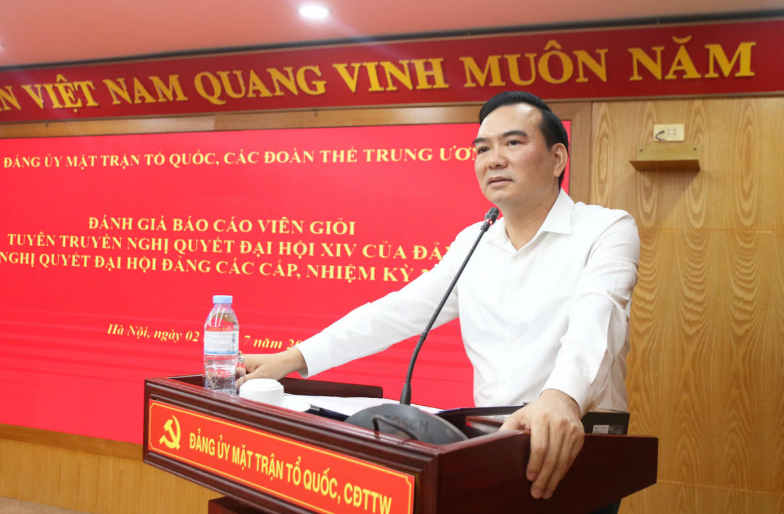 Xây dựng đội ngũ báo cáo viên thực sự là chiến sĩ xung kích trên mặt trận tư tưởng của Đảng